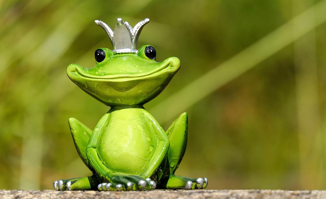 frog, nature, frog prince, prince, figure, king, cute, funny, animal, green, ceramic, decoration